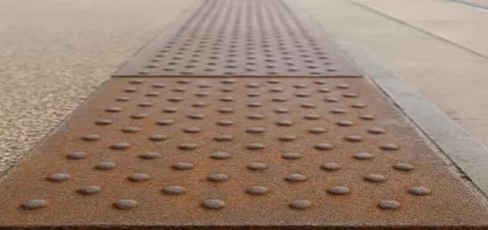 Taktil platta i gjutjärn – Corten finish